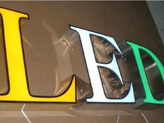 玉环介绍LED招牌的基础知识。